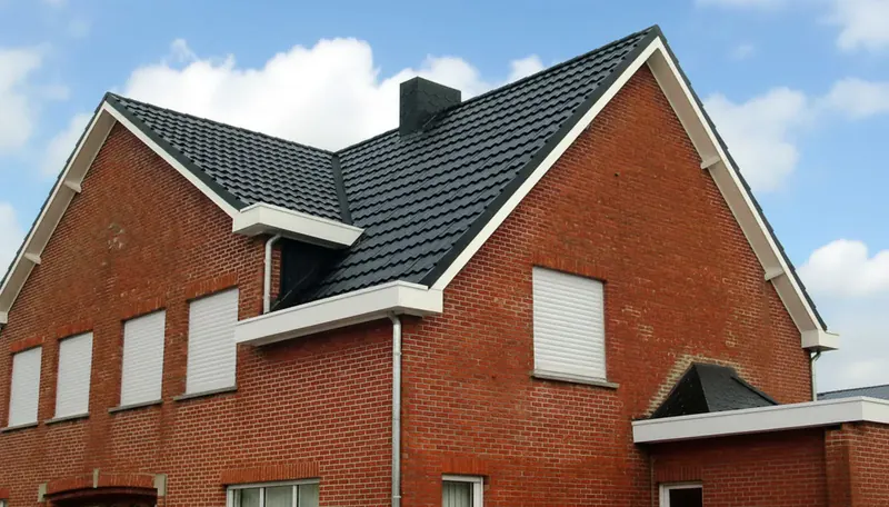 Gebäudesanierung in Retie, Belgien, mit DECRA Elegance