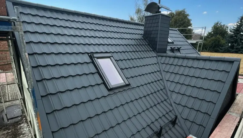Wohnhaussanierung in Helbra, Deutschland, mit DECRA Elegance